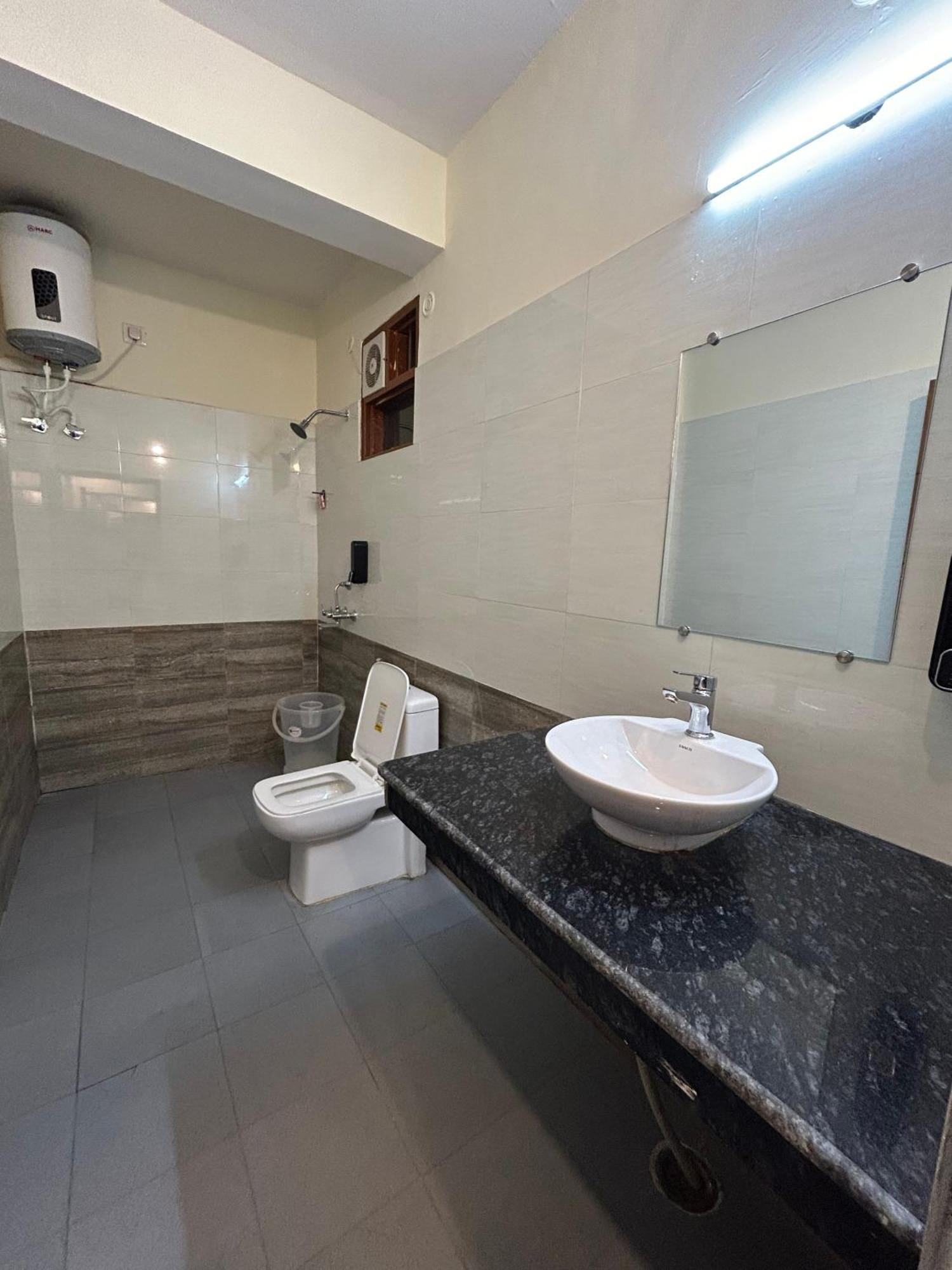 Hotel Royal Orbit By Arony Hospitality Dehradun Extérieur photo