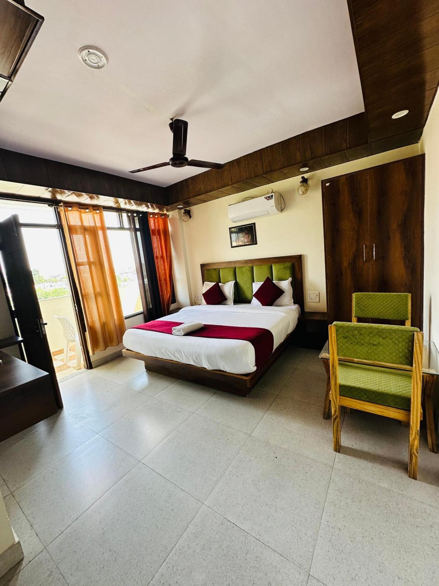 Hotel Royal Orbit By Arony Hospitality Dehradun Extérieur photo