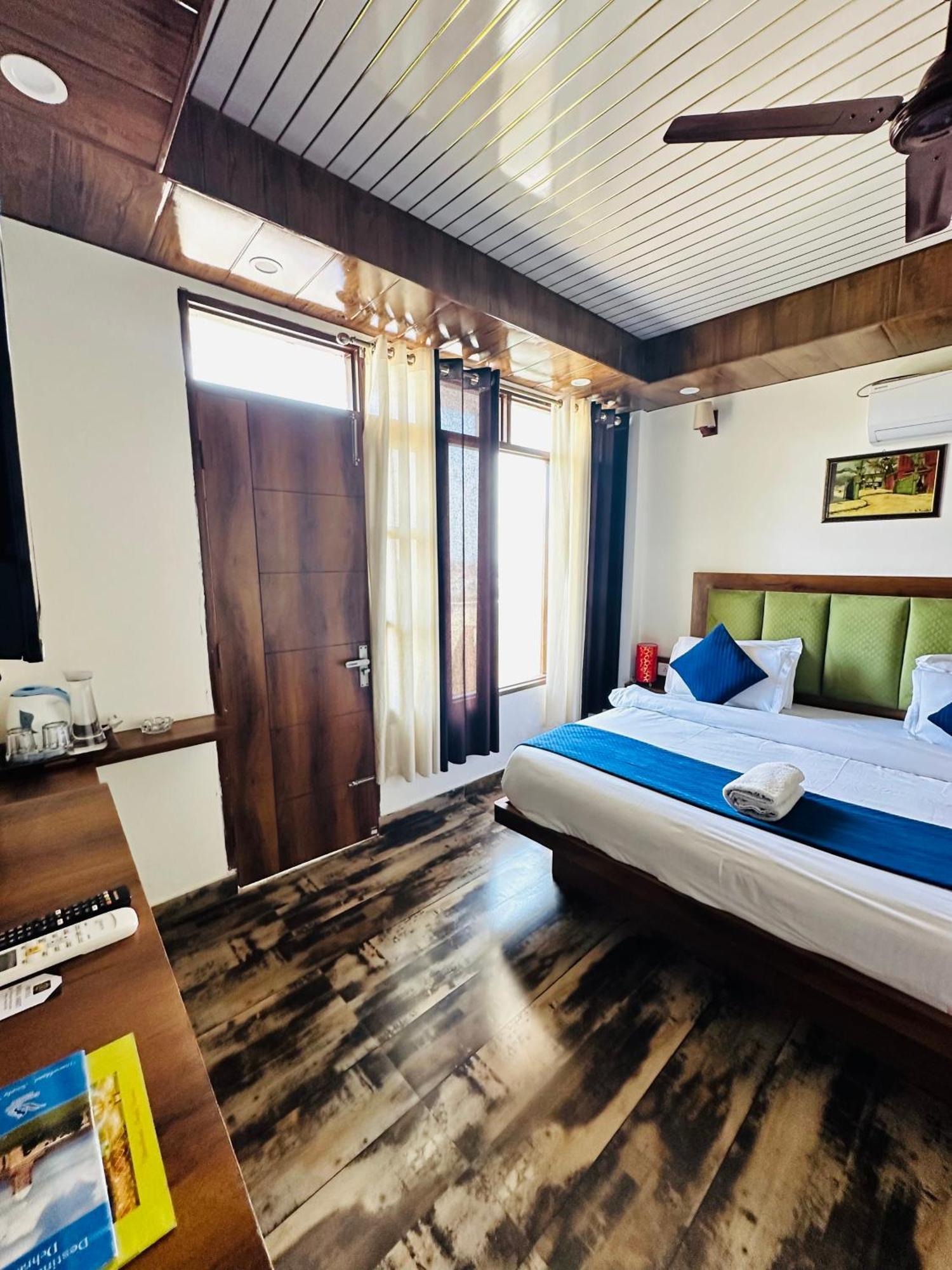 Hotel Royal Orbit By Arony Hospitality Dehradun Extérieur photo